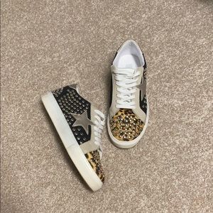 Steve Madden Studded sneaker